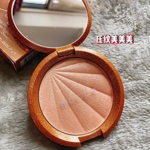 Becca Limited Collector’s Shimmering Skin Perfector Highlighter Champagne Pop